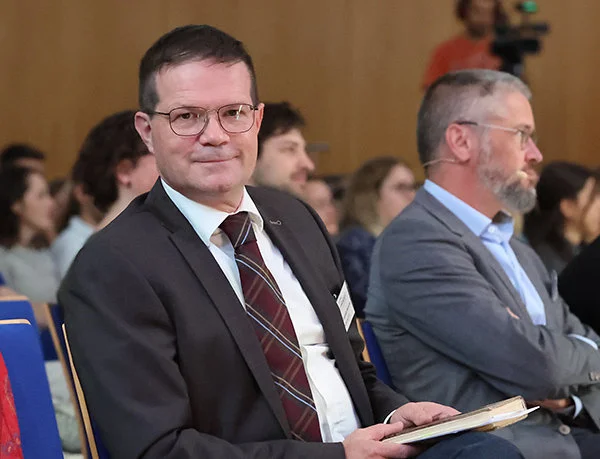 Christoph W. Stenschke