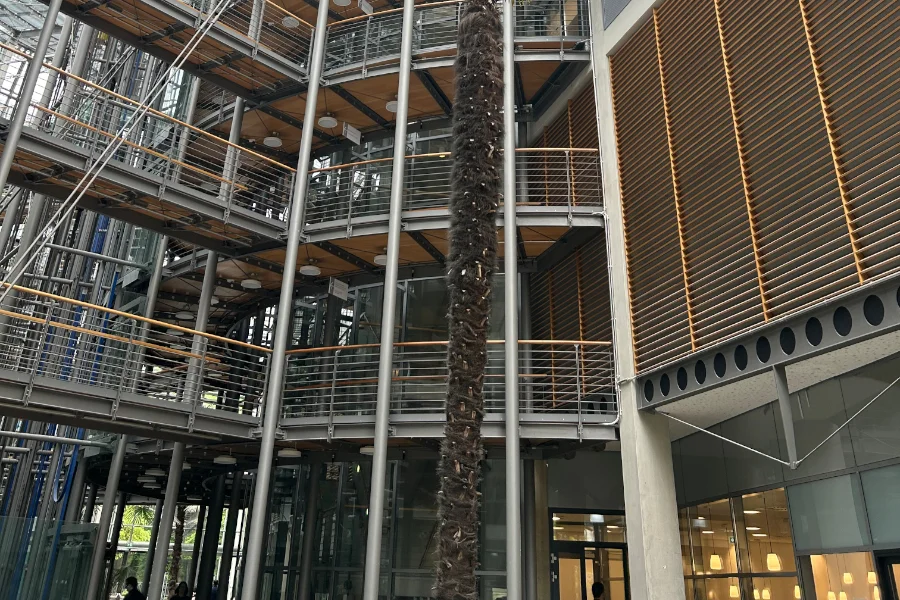 Blick auf die Stockwerke