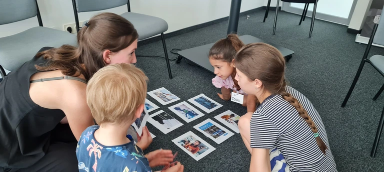 KinderAtelier 2024: Woraus bestehen eigentlich Mikro-Chips?