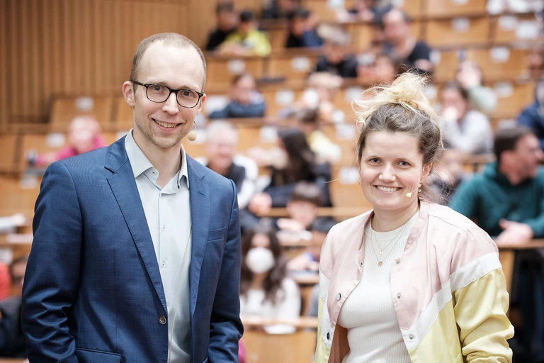 Matthias Braun und Eva Hille bei der KinderUni 2024